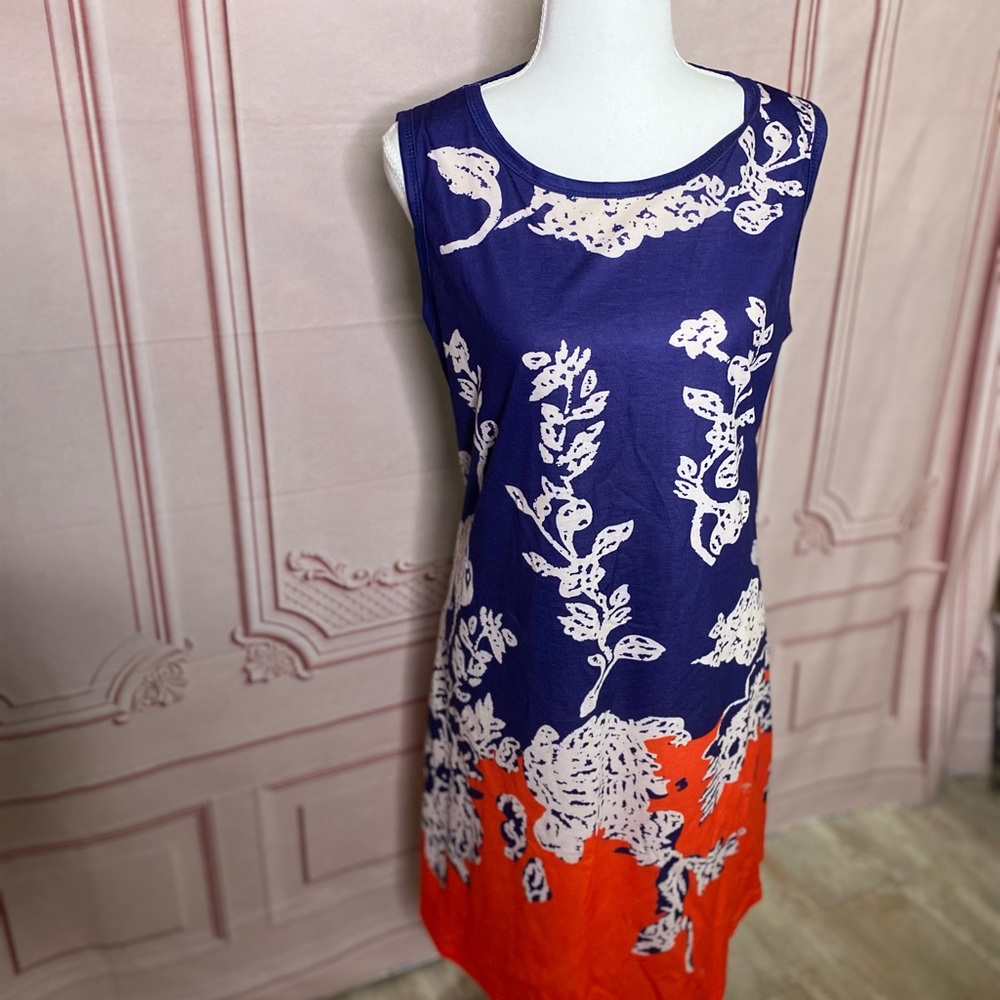 Never worn vibrant pullover dress with pockets